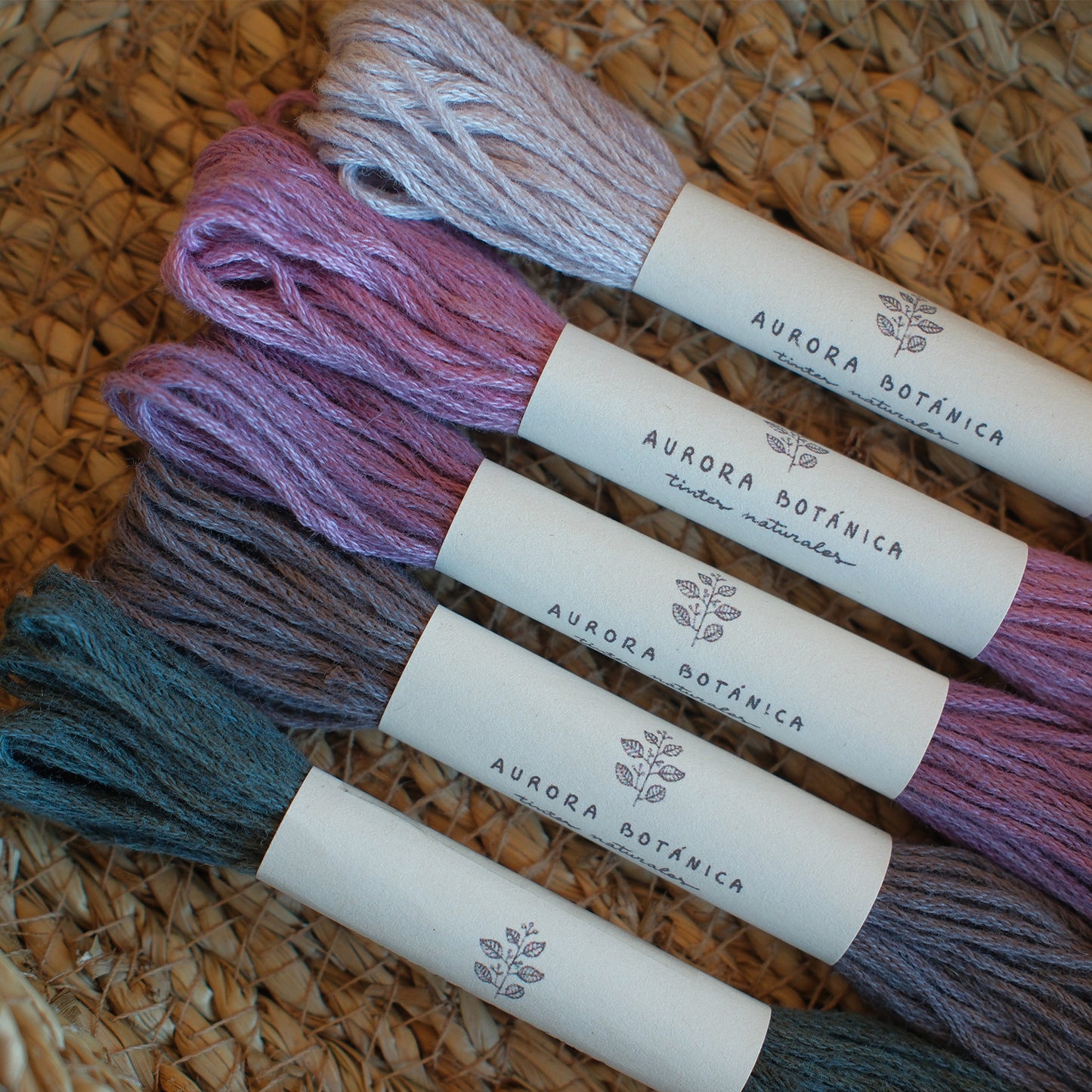 Set hilos Mouliné teñidos con índigo, extracto de tara y palo campeche